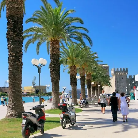 In Okrug Gornji With Sea View, Balcony, Air Conditioning, Wifi 5059-4 Appartement Trogir