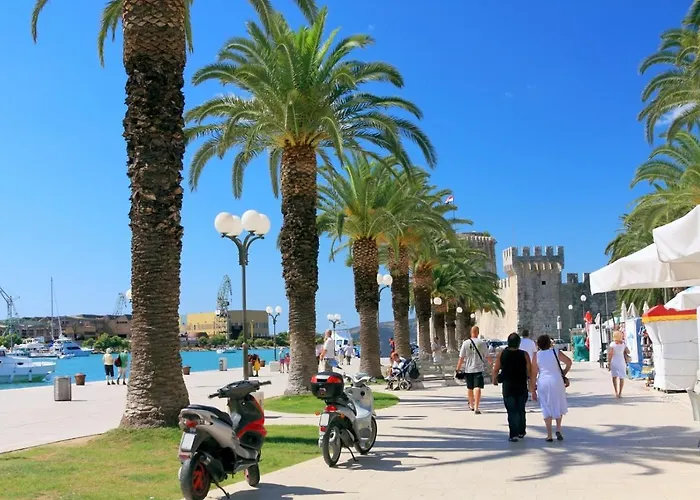 In Okrug Gornji With Sea View, Balcony, Air Conditioning, Wifi 5059-4 Appartement Trogir
