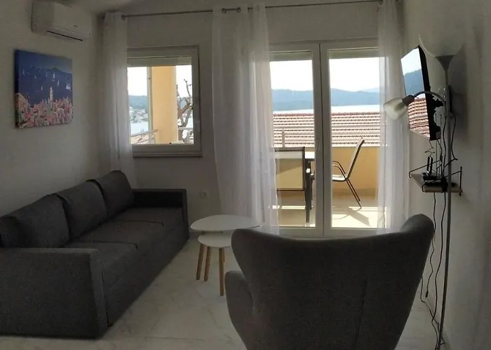 In Okrug Gornji With Sea View, Balcony, Air Conditioning, Wifi 5059-4 Appartement Trogir