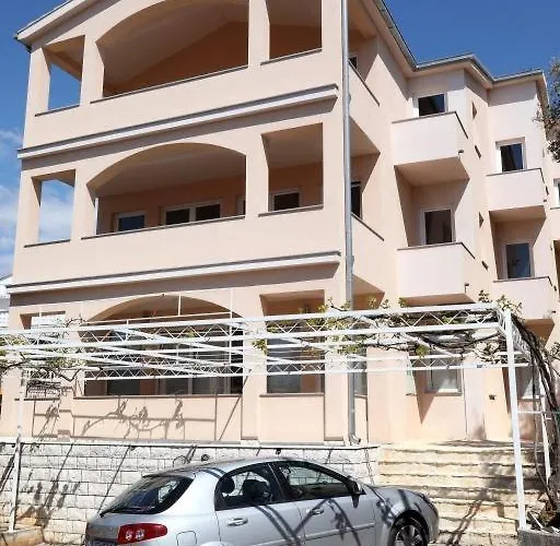 In Okrug Gornji With Sea View, Balcony, Air Conditioning, Wifi 5059-4 Trogir