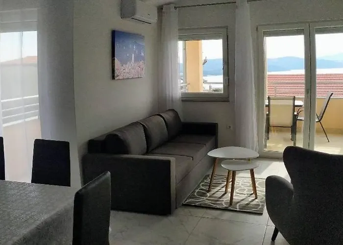 In Okrug Gornji With Sea View, Balcony, Air Conditioning, Wifi 5059-4