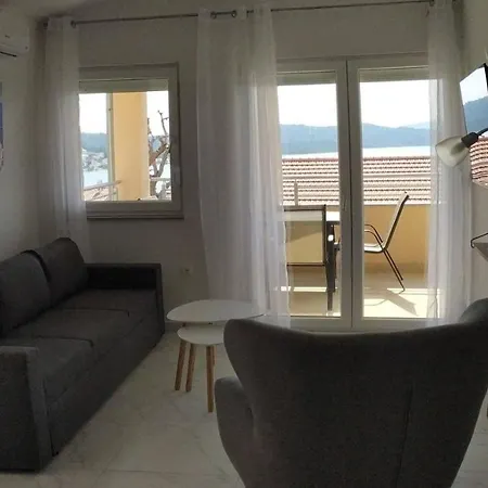 In Okrug Gornji With Sea View, Balcony, Air Conditioning, Wifi 5059-4 Apartman Trogir
